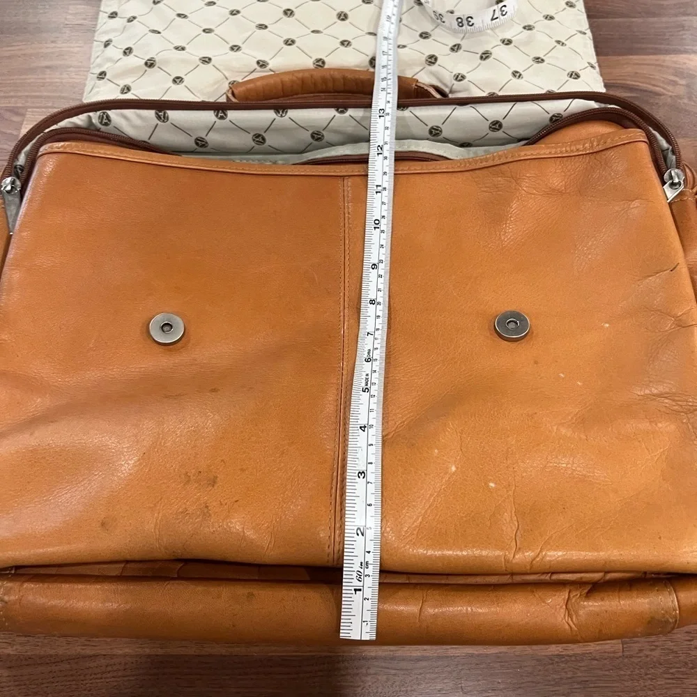 Andrew Phillips Vaqueta Napa laptop bag in used condition